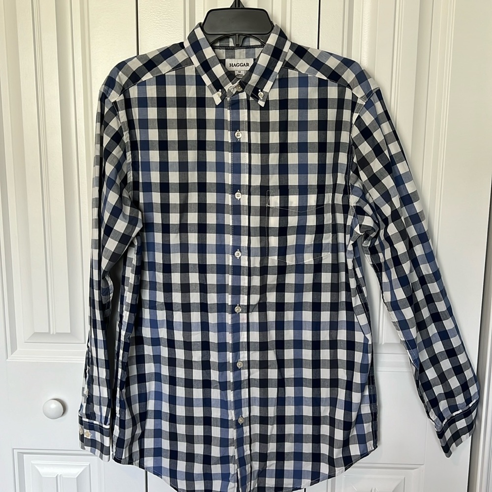 Men’s medium long sleeve button up by Haggar